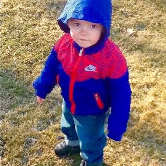 Nike 2-3 T jacket. - Picture 2 of 8